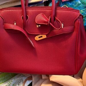 Red Women's Structured Tote Handbag - Classic Chic